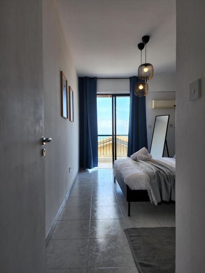 Kay'S City & Seaview One Bedroom Apartment Larnaca Bagian luar foto