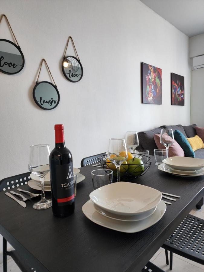 Kay'S City & Seaview One Bedroom Apartment Larnaca Bagian luar foto