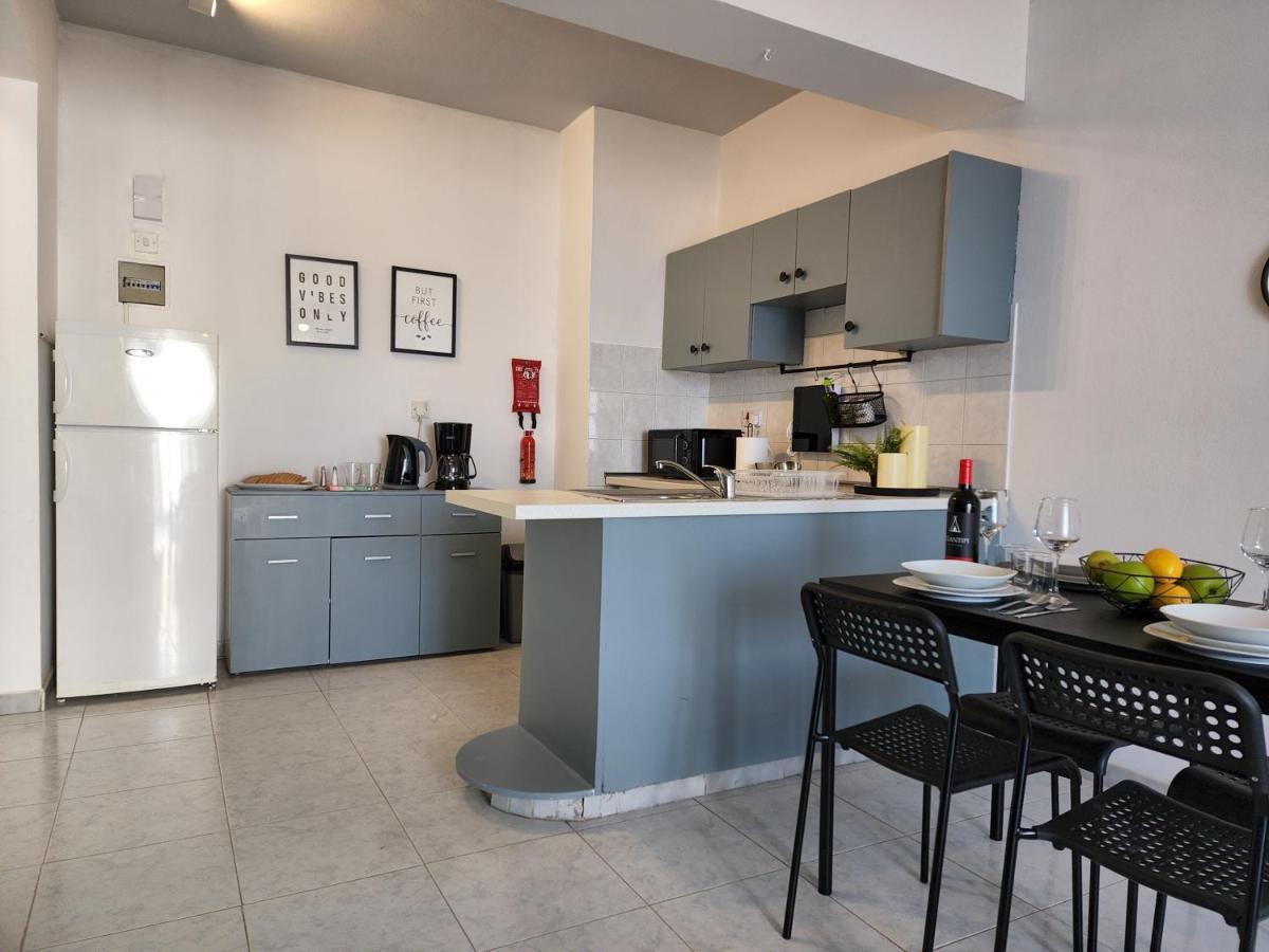 Kay'S City & Seaview One Bedroom Apartment Larnaca Bagian luar foto