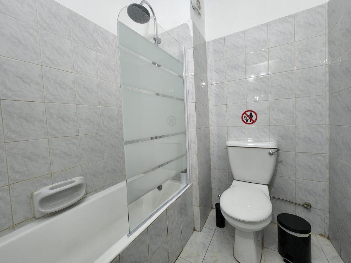 Kay'S City & Seaview One Bedroom Apartment Larnaca Bagian luar foto